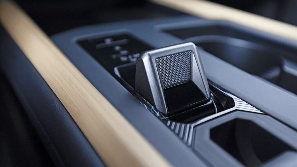 Lexus-ESV-gallery-interior-thumb (1)