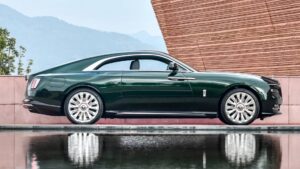 Rolls Royce Spectre Side Angle