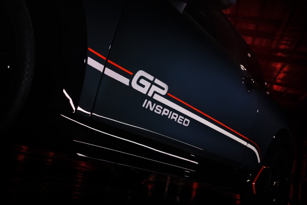 new mini cooper Side