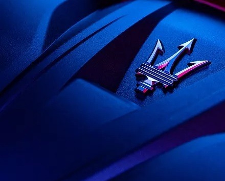 v6 nettuno engine blue logo